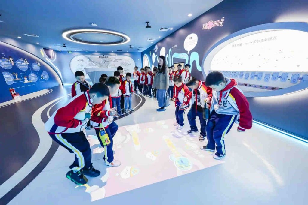 武汉工业旅游示范基地：蒙牛消费者体验观光工厂